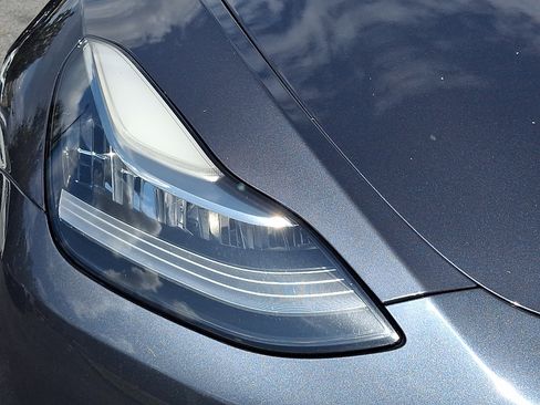 Used 2022 Tesla Model Y Long Range AWD/4WD image 9