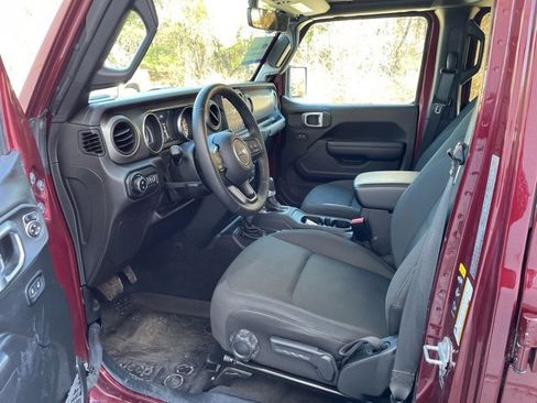 Used 2021 Jeep Gladiator Willys image 13