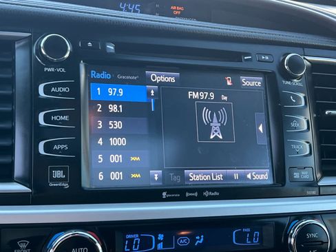 Used 2018 Toyota Highlander Limited image 19