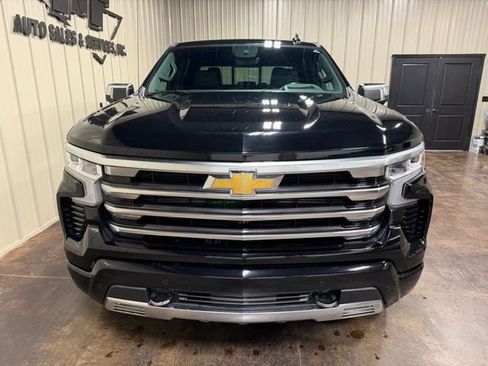 Used 2023 Chevrolet Silverado 1500 High Country w/ Technology Package image 2