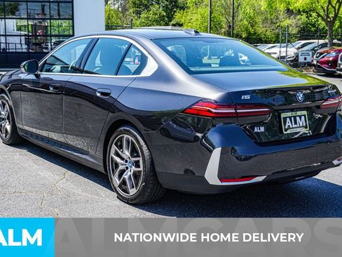 Used 2024 BMW i5 eDrive40i image 5