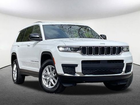 Used 2025 Jeep Grand Cherokee L Laredo AWD/4WD image 2