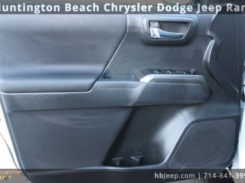 Used 2023 Toyota Tacoma TRD Off-Road image 7