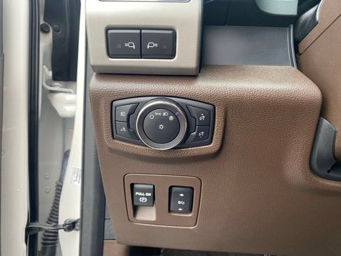 Used 2019 Ford F150 King Ranch w/ Equipment Group 601A Luxury AWD/4WD image 21