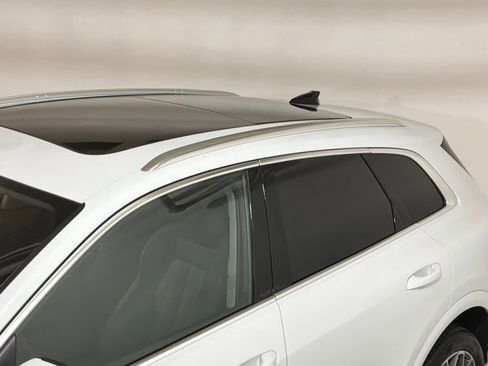 Used 2025 Audi Q5 Premium Plus w/ Premium Plus image 24