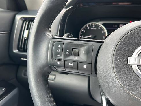 Used 2022 Nissan Pathfinder SL image 26