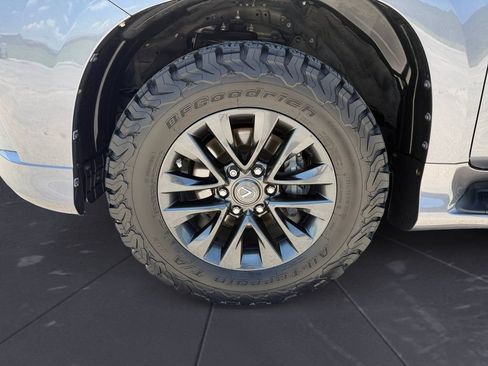 Used 2022 Lexus GX 460 Premium w/ Premium Package AWD/4WD image 14