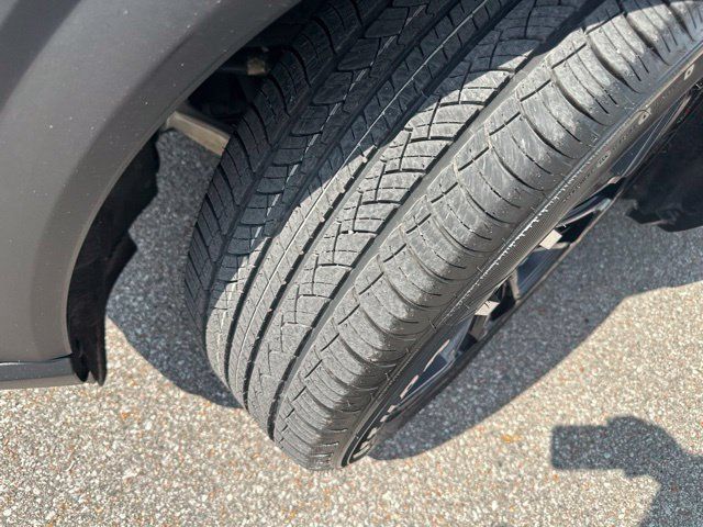 Used 2021 Ford Explorer XLT w/ Equipment Group 202A RWD image 30