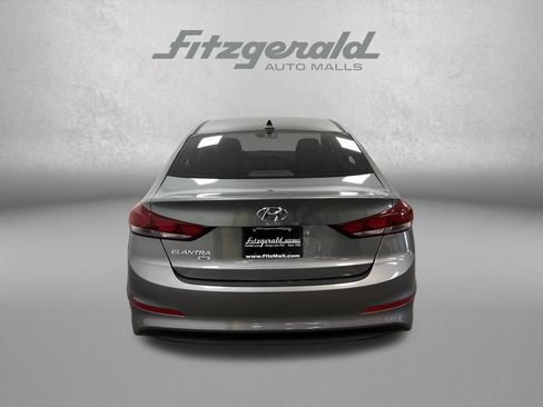 Used 2017 Hyundai Elantra SE image 4