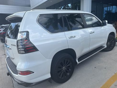 Used 2023 Lexus GX 460 Luxury w/ Sport Design Package AWD/4WD image 7