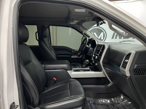 Used 2019 Ford F150 Lariat w/ Equipment Group 502A Luxury AWD/4WD image 31