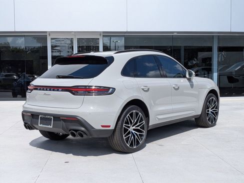 Certified 2025 Porsche Macan AWD/4WD image 9
