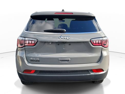 Used 2023 Jeep Compass Sport image 5