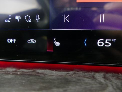 Certified 2025 Audi Q5 Premium w/ Convenience Package image 20