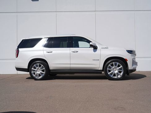 Used 2024 Chevrolet Tahoe High Country image 2