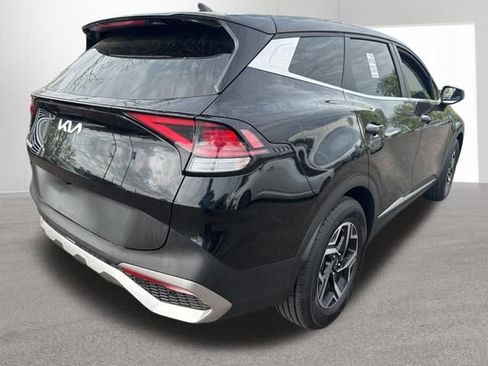 Used 2023 Kia Sportage LX image 4