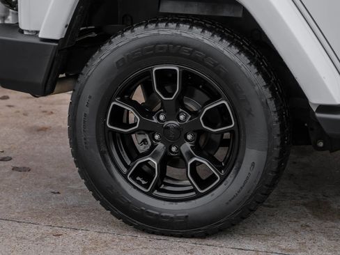 Used 2017 Jeep Wrangler Unlimited Sahara image 46