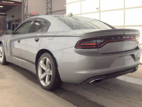 Used 2018 Dodge Charger R/T RWD image 4