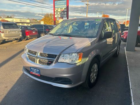 Used 2016 Dodge Grand Caravan American Value Package image 2