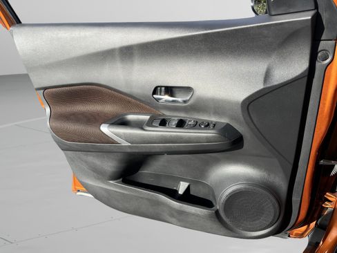 Used 2021 Nissan Kicks SR image 20