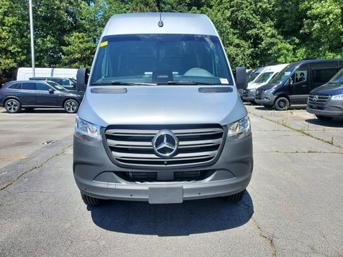 Used 2025 Mercedes-Benz Sprinter 2500 image 2