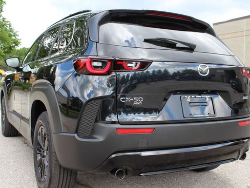 Used 2025 MAZDA CX-50 AWD 2.5 Hybrid w/ Premium Pkg image 9