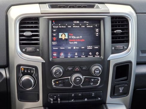 Used 2020 RAM 1500 Classic SLT w/ Luxury Group image 13