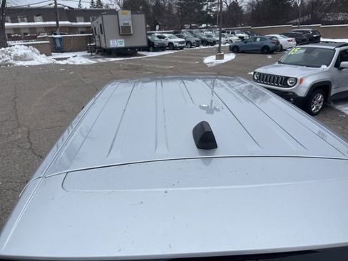 Used 2022 Chevrolet Equinox LT image 11