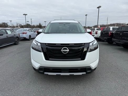 New 2025 Nissan Pathfinder SL w/ Black Appearance Package image 3