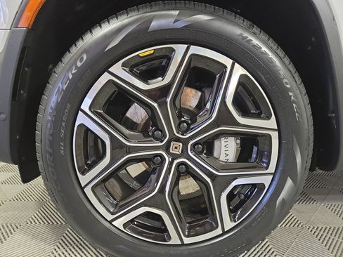 Used 2024 Rivian R1S Adventure image 8