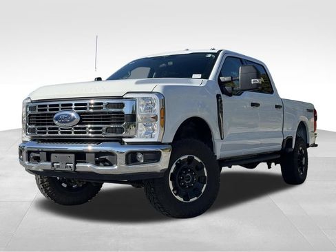 Used 2025 Ford F350 XLT w/ Tremor Off-Road Package AWD/4WD image 3
