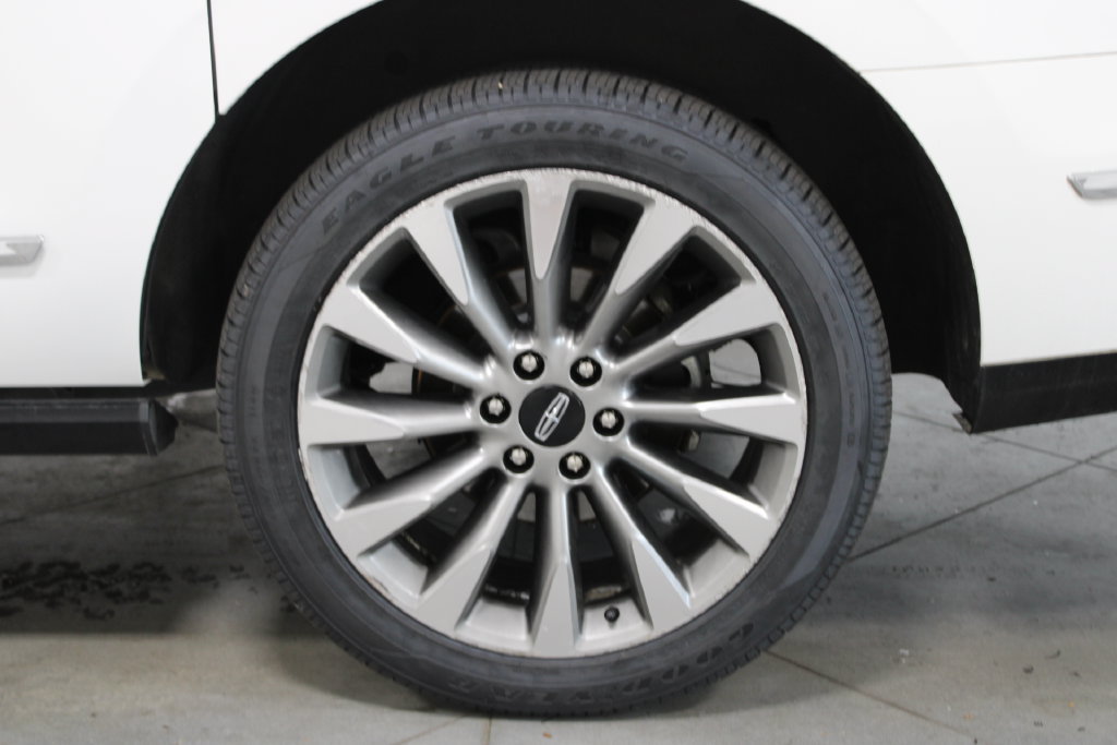 Used 2020 Lincoln Navigator L Reserve w/ Luxury Package AWD/4WD image 19