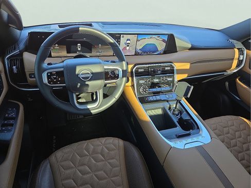 Used 2025 Nissan Armada Platinum Reserve image 12