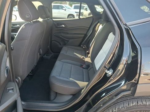 Used 2024 Chevrolet Trax RS w/ Sunroof Package image 18