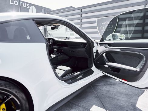 Used 2022 Porsche 911 GT3 image 23