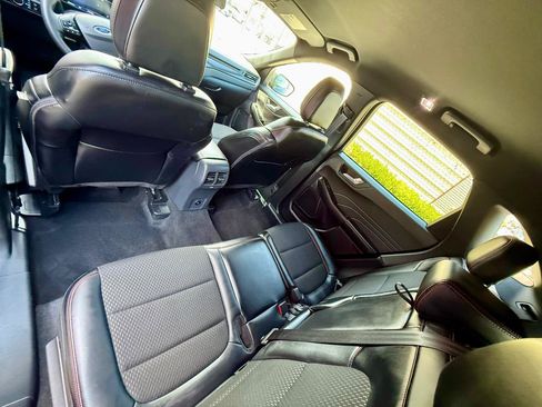 Used 2025 Ford Escape ST-Line AWD/4WD image 34