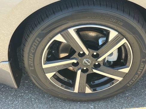 Used 2024 Nissan Sentra SV w/ All-Weather Package FWD image 26