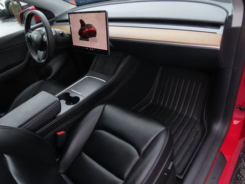 Used 2022 Tesla Model Y Performance AWD/4WD image 33