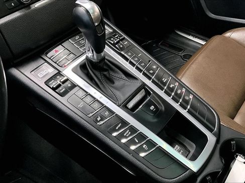 Used 2015 Porsche Macan Turbo AWD/4WD image 14