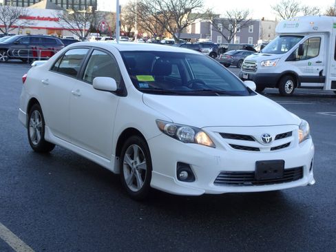 Used 2012 Toyota Corolla S image 3