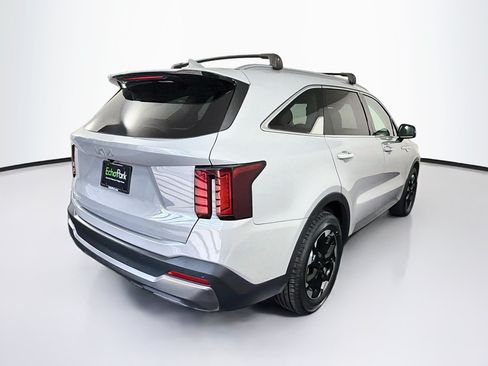 Used 2025 Kia Sorento S w/ Panoramic Sunroof Package FWD image 9