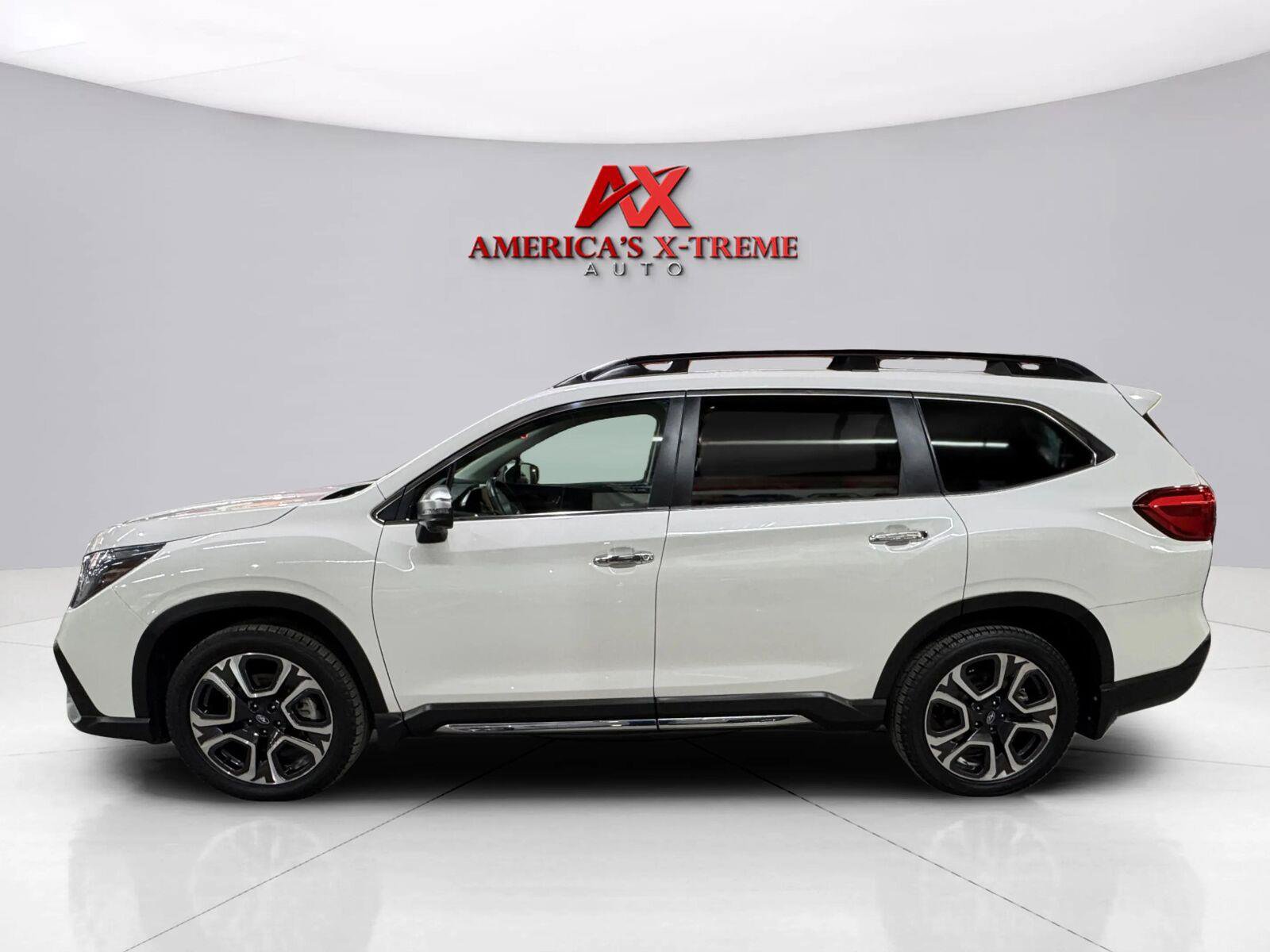 Used 2023 Subaru Ascent Touring AWD/4WD image 4