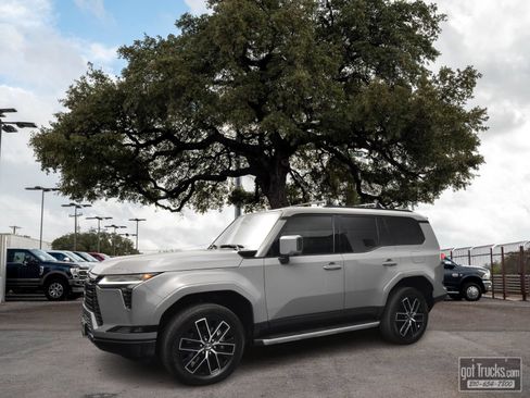 Used 2025 Lexus GX 550 w/ Accessory Package (2T) AWD/4WD image 1