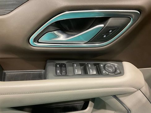 Used 2021 GMC Yukon XL SLT w/ SLT Premium Package RWD image 7