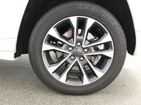 Used 2023 Jeep Grand Cherokee Overland w/ Luxury Tech Group IV image 7