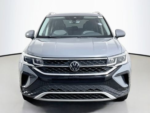 Used 2023 Volkswagen Taos SEL AWD/4WD image 2