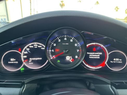 Used 2023 Porsche Cayenne image 39