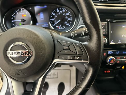 Certified 2020 Nissan Rogue SV image 21