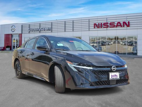 New 2027 Nissan Sentra SR w/ SR Premium Package FWD image 3