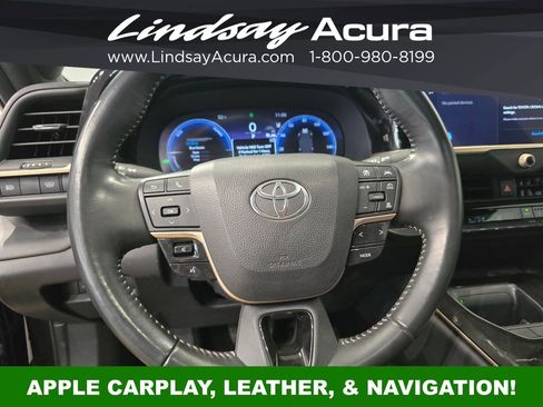 Used 2024 Toyota Crown Limited image 15